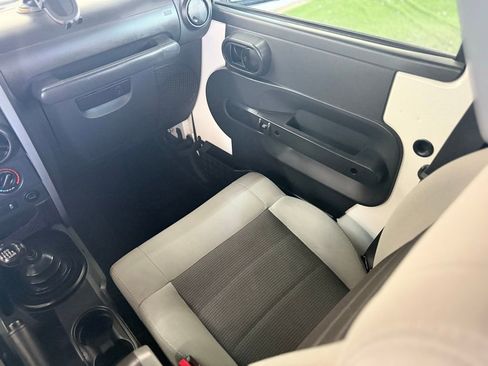 Used 2010 Jeep Wrangler Unlimited Sport image 40