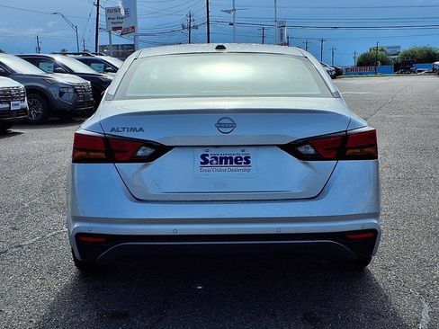 New 2026 Nissan Altima 2.5 SV FWD image 6