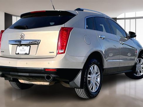 Used 2012 Cadillac SRX Luxury image 2