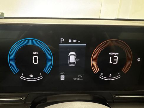 Used 2025 Hyundai Kona SEL FWD image 7