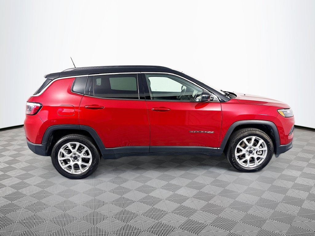 Used 2025 Jeep Compass Limited AWD/4WD image 8