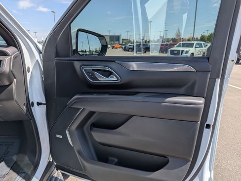 Certified 2022 Chevrolet Tahoe RST w/ Sport Performance Package AWD/4WD image 45