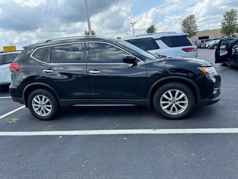 Used 2017 Nissan Rogue SV AWD/4WD image 2