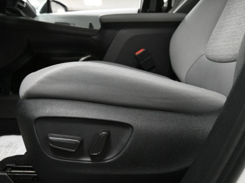 Certified 2025 Toyota Sienna LE image 10