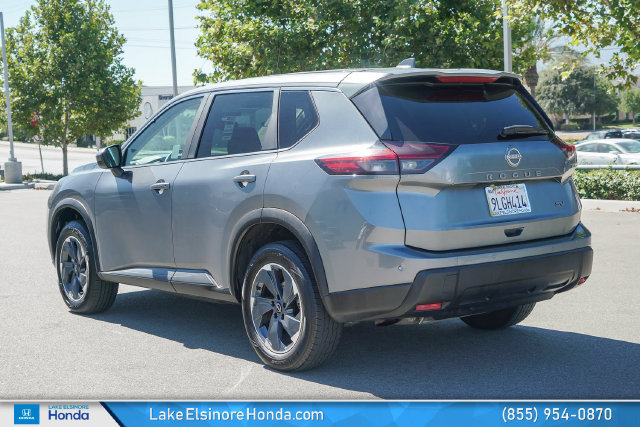 Used 2024 Nissan Rogue SV FWD image 11