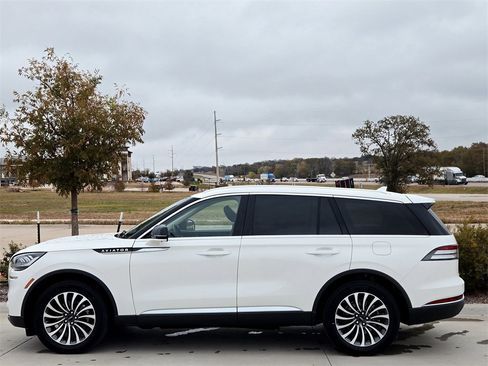 Used 2024 Lincoln Aviator Reserve image 4