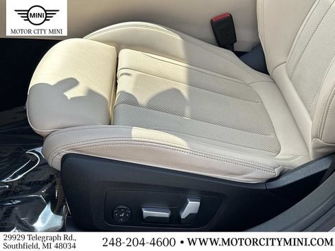 Used 2023 BMW 330i xDrive Sedan w/ Premium Package AWD/4WD image 20