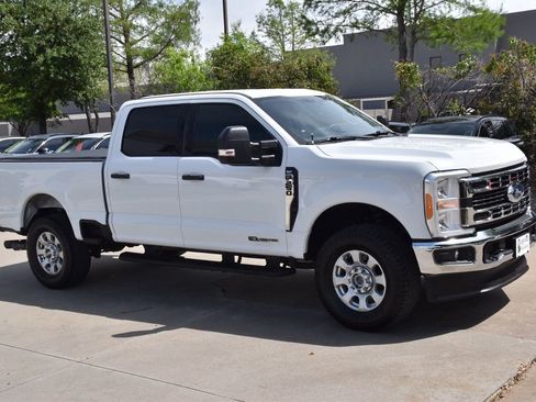 Used 2023 Ford F250 XLT w/ FX4 Off-Road Package AWD/4WD image 5