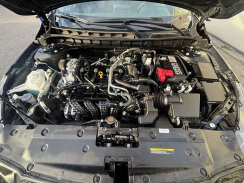 Used 2025 Nissan Altima 2.5 SV image 32