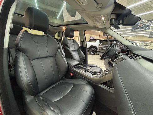Used 2018 Land Rover Range Rover Evoque SE AWD/4WD image 17
