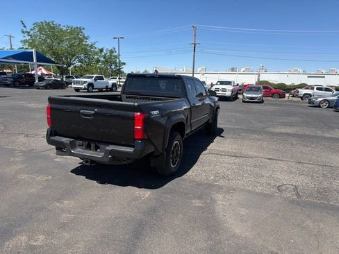 Used 2025 Toyota Tacoma TRD Off-Road AWD/4WD image 13