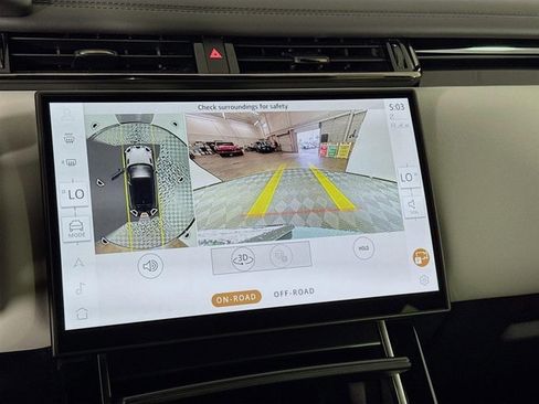 Used 2026 Land Rover Range Rover Velar Dynamic SE image 17