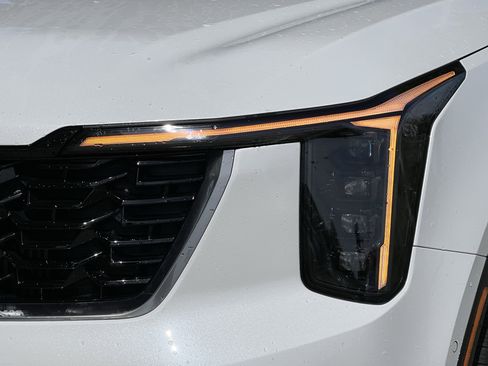 Used 2025 Kia Sorento SX Prestige image 7