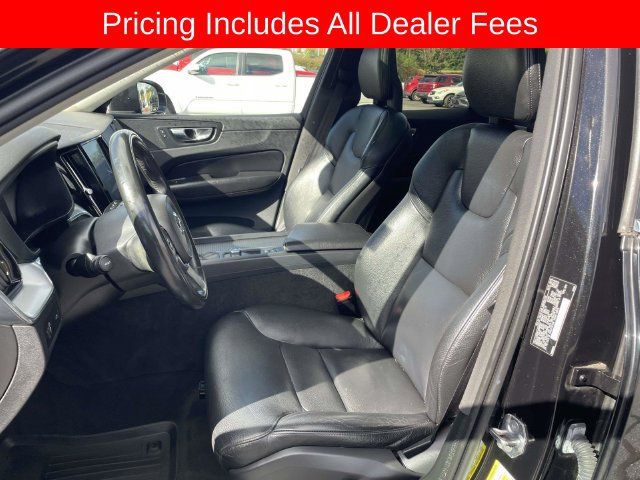 Used 2018 Volvo XC60 T5 Momentum w/ Vision Package AWD/4WD image 18