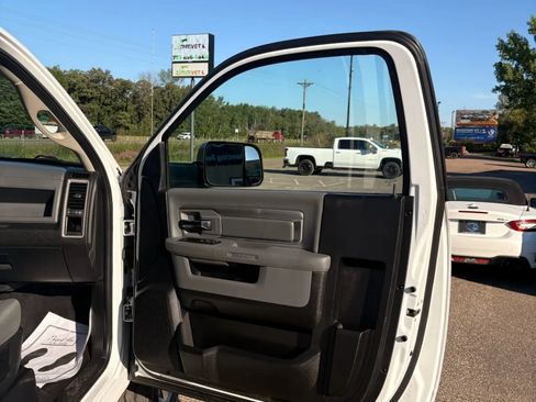 Used 2017 RAM 2500 Tradesman w/ Chrome Appearance Group AWD/4WD image 27