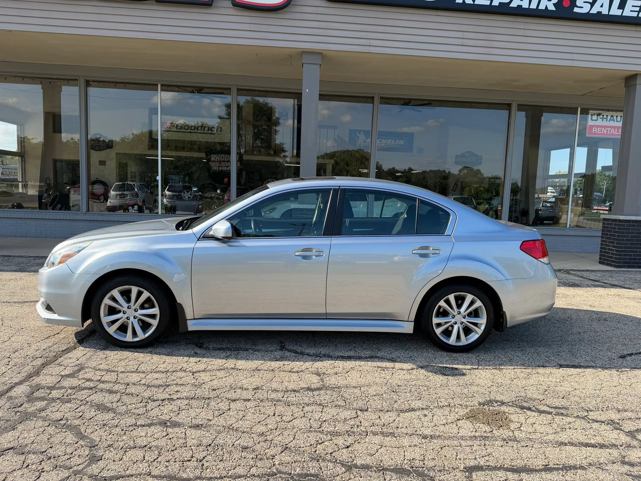 Used 2013 Subaru Legacy 2.5i Premium w/ All-Weather Pkg + Moonroof AWD/4WD image 2
