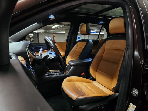 Used 2020 Chevrolet Equinox Premier FWD image 18