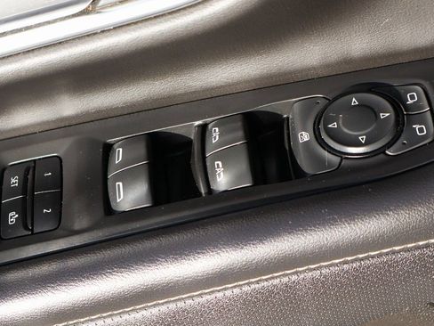 Used 2021 GMC Yukon SLT image 17