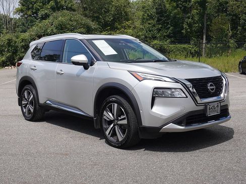 Used 2023 Nissan Rogue Platinum w/ Platinum Premium Package AWD/4WD image 2