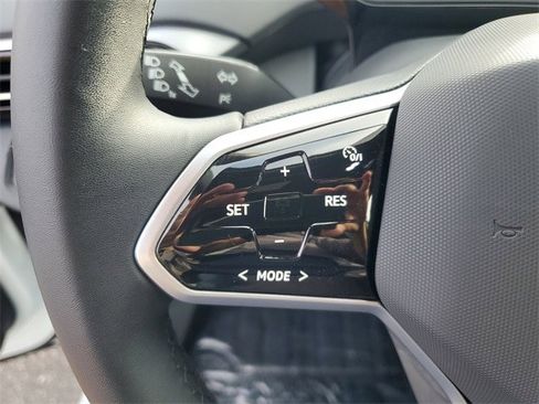 Certified 2024 Volkswagen ID.4 2WD image 18