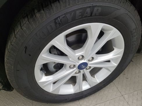 Used 2019 Ford Escape S image 31