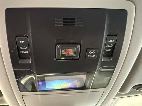 Certified 2022 Lexus RX 350L Premium w/ Premium Package AWD/4WD image 29