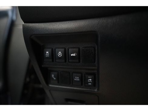 Used 2020 Nissan Pathfinder SL FWD image 18