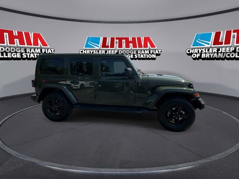 Used 2020 Jeep Wrangler Unlimited Sahara AWD/4WD image 2
