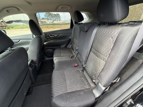 Used 2018 Nissan Rogue SV AWD/4WD image 13