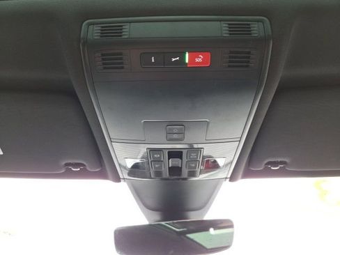 Certified 2023 Volkswagen Tiguan SE R-Line image 20