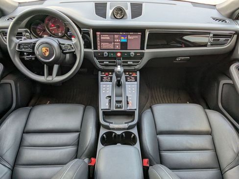 Used 2025 Porsche Macan image 21