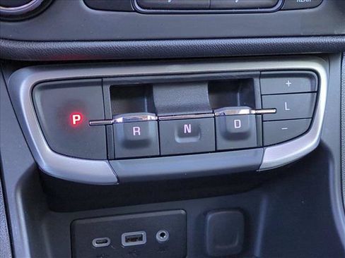Used 2024 GMC Terrain SLE AWD/4WD image 12