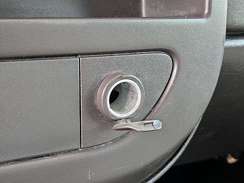 Used 2010 Chevrolet Express 1500 RWD image 29