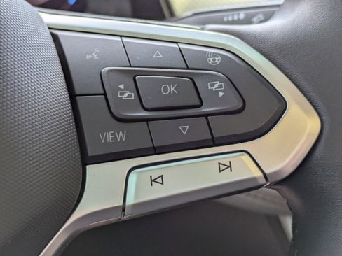 Certified 2025 Volkswagen Atlas Peak Edition SE image 27