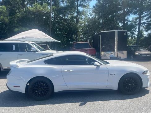 Used 2021 Ford Mustang GT Premium w/ GT Performance Package RWD image 6