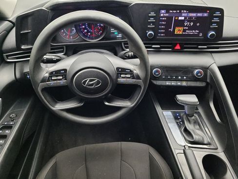 Used 2023 Hyundai Elantra SEL FWD image 22
