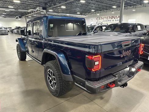 Used 2025 Jeep Gladiator Rubicon AWD/4WD image 3