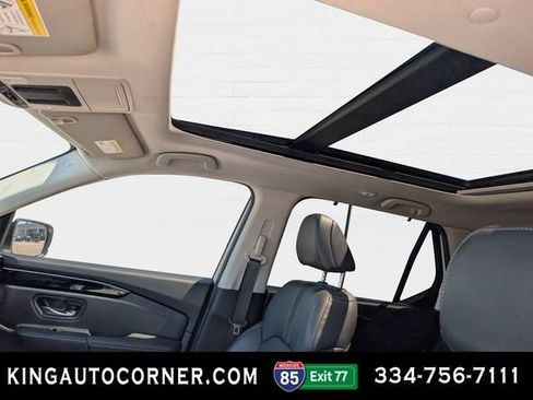 Used 2024 Honda Pilot Touring image 15