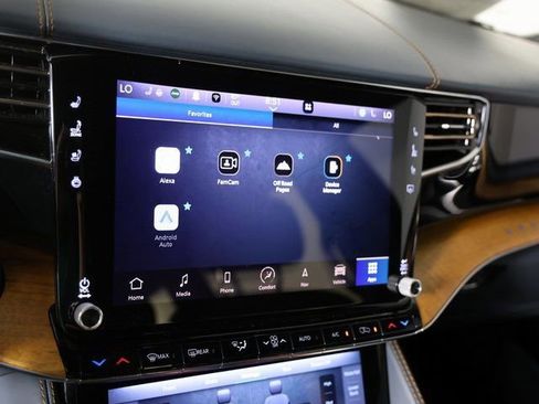 Used 2022 Jeep Grand Wagoneer Series III image 17