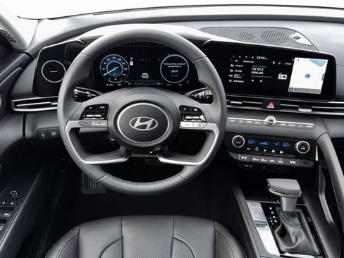 New 2026 Hyundai Elantra Limited FWD image 17