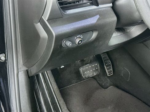 Used 2020 Chevrolet Traverse LS FWD image 16