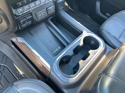 Used 2019 Chevrolet Silverado 1500 High Country w/ Technology Package image 15