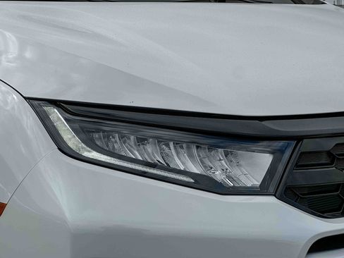 New 2026 Honda Odyssey Touring image 4