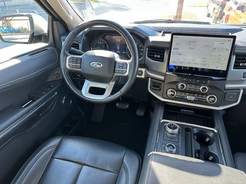 Used 2023 Ford Expedition XLT image 22