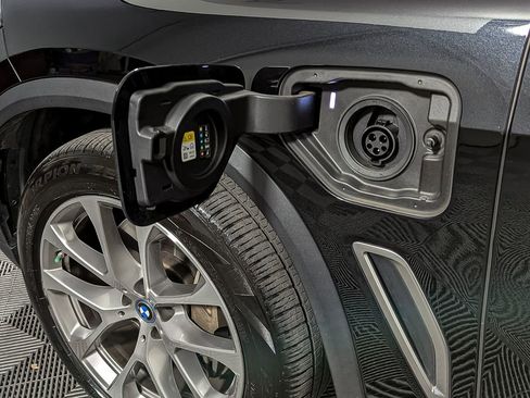 Certified 2023 BMW X5 xDrive45e w/ Parking Assistance Package image 13