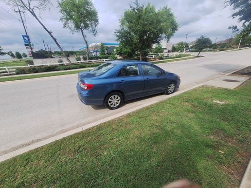 Used 2012 Toyota Corolla L FWD image 4