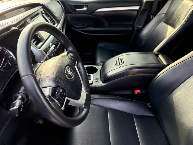 Used 2017 Toyota Highlander XLE FWD image 20