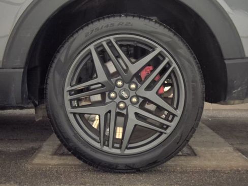 Used 2025 Ford Explorer ST-Line w/ ST-Line Street Pack image 12