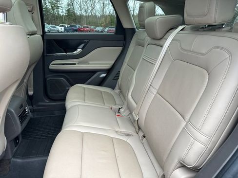 Used 2022 Lincoln Corsair AWD w/ Premium Package image 19