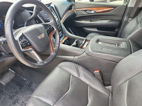 Used 2016 Cadillac Escalade Luxury AWD/4WD image 11